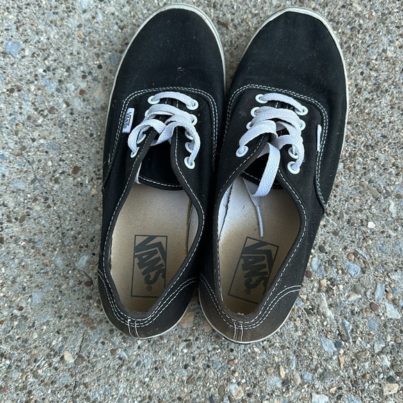 Black vans sneakers women’s size 9 - Picture 3 of 6